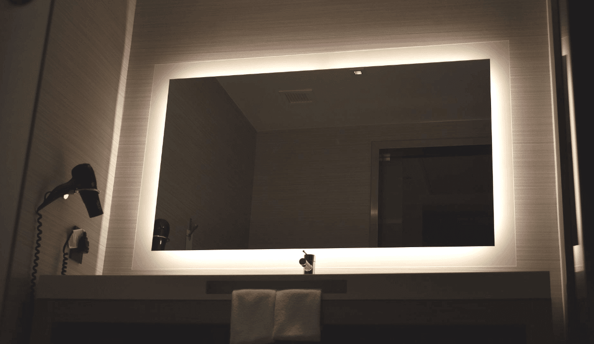 éclairage salle de bains LED en rubans lumineux créer effets